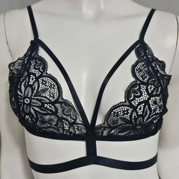 Floral Lace Harness Lingerie Set - Picture 5 of 7